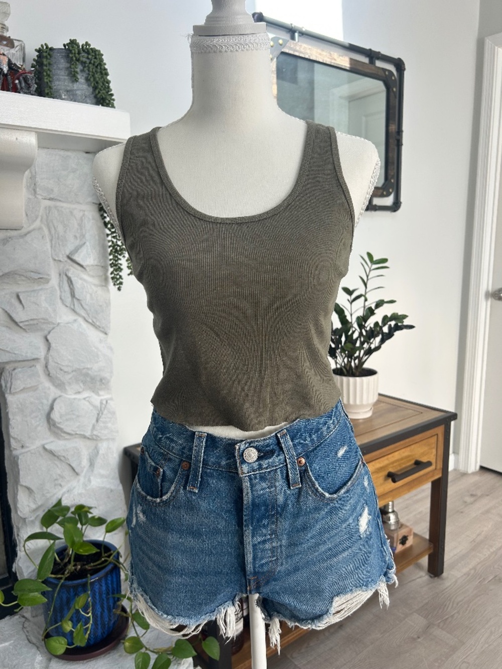 American Eagle olive green cropped tank top
